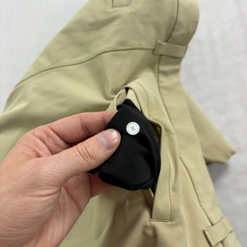 Lululemon Commission Shorts Mens Size 38 Beige Chino Warpstreme Tech Stretch